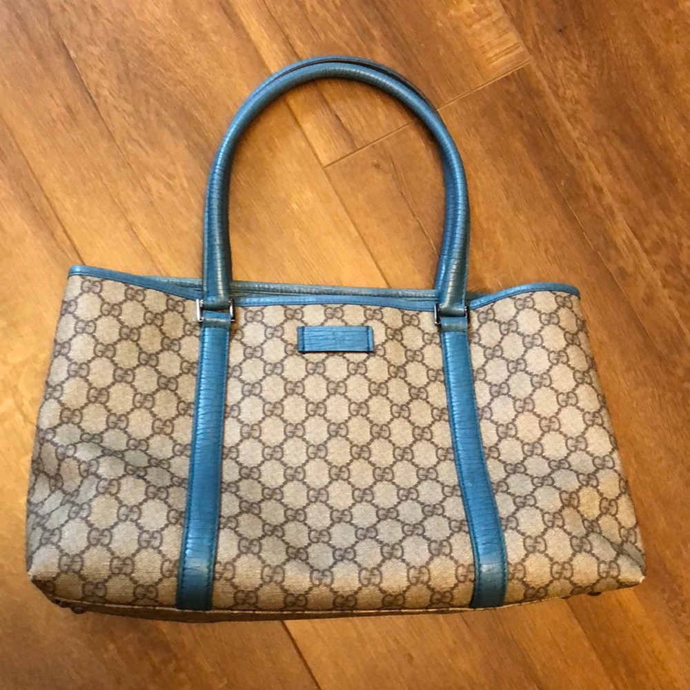 Gucci handbag 15inches 9 inches height